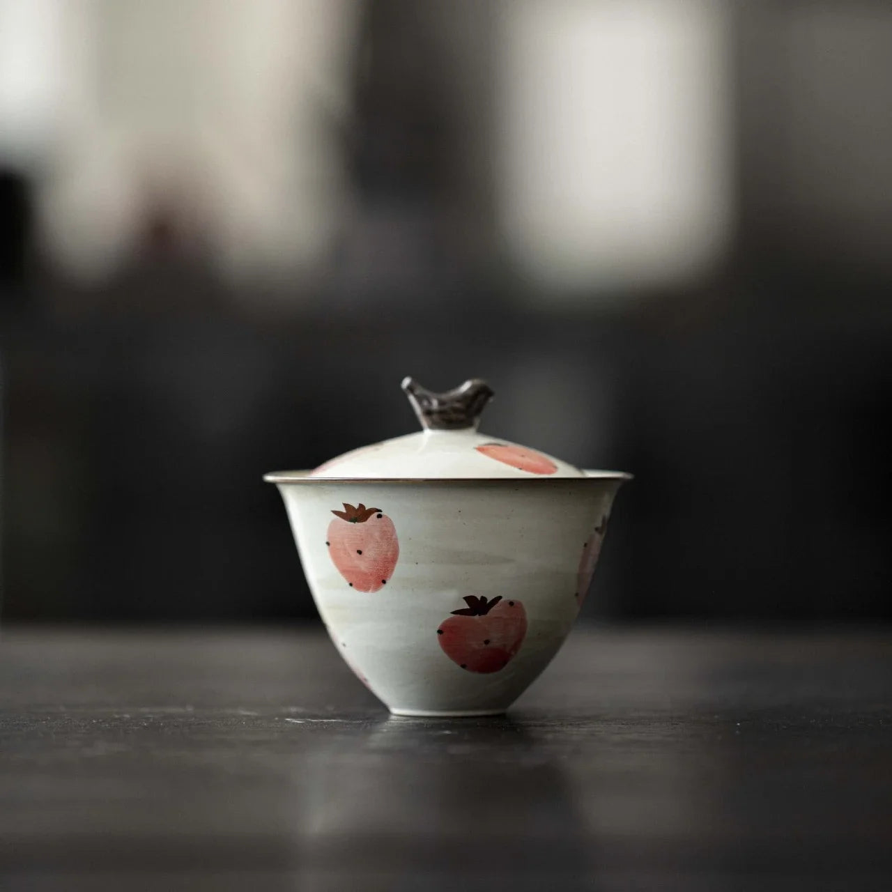 110ml Japanese Powder Primer Ceramic Tea Tureen Hand-painted Strawberry Cover Bowl with Lid Tea Bowl with Cover Kung Fu Tea Set