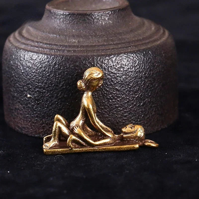 1pcs Creative pure copper couple art key chain pendant brass couple pendant key chain small copper living decorative figurines