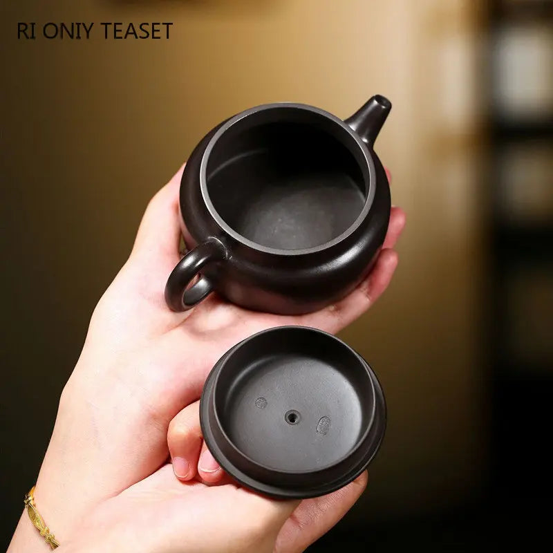 200ml Yixing Purple Clay Teapots Famous Handmade Tea Pot Raw Ore Black Vermillion Mud Kettle Chinese Authentic Zisha Tea Set