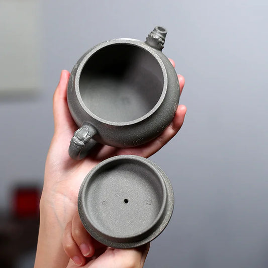 230ml Chinese Yixing Purple Clay Teapot Master Handmade 8 Hole Filter Beauty Tea Kettle Raw Ore Section Mud Zisha Tea Set