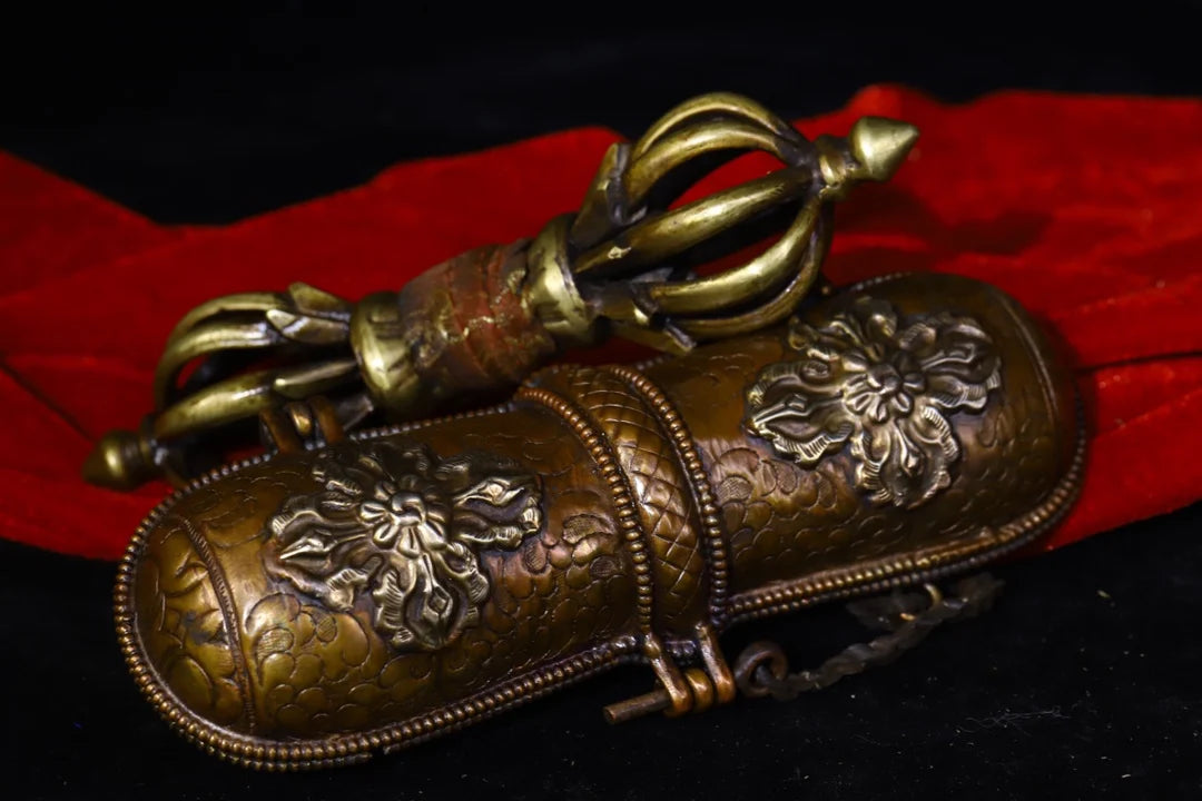 7"Tibetan Temple Collection Old purple Bronze Cinnabar Nine Shares Dorje Vajra Phurpa Cross Vajra Pattern Box Amulet Town house