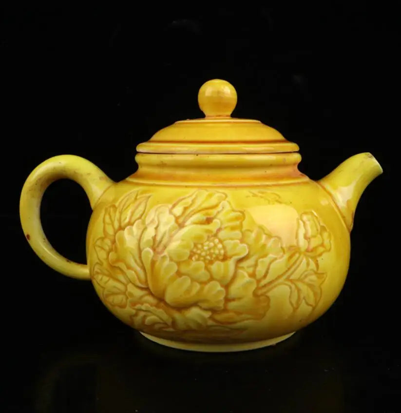 China Yellow glaze ceramic teapot crafts statue