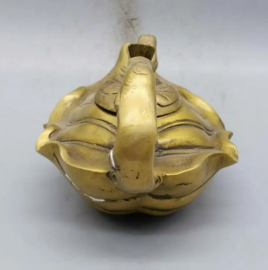 China brass Leaves shape teapot crafts statue