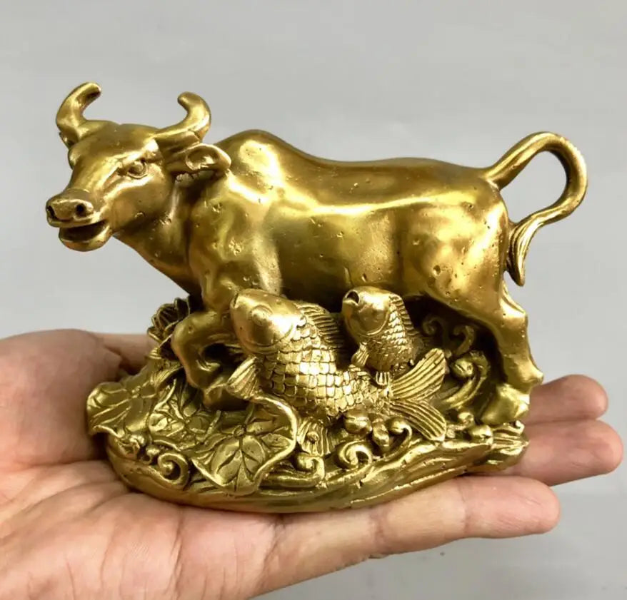 China brass auspicious cow crafts statue