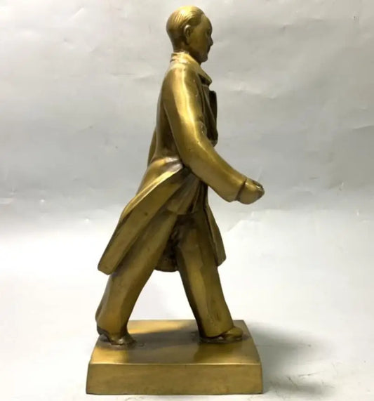 China brass leader Deng Xiaoping crafts statue