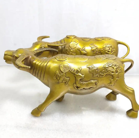 China brass recruit wealth cow crafts statue A pair