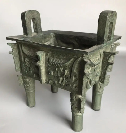 China bronze archaize Relief beast tripod crafts statue