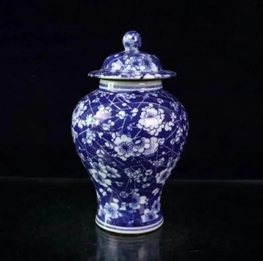 China seiko Blue and white ceramic tank crafts statue
