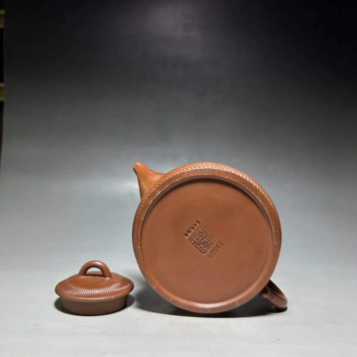 Chinese Yixing Zisha Clay Teapot Gourd Pot Gu Jingzhou 450ml
