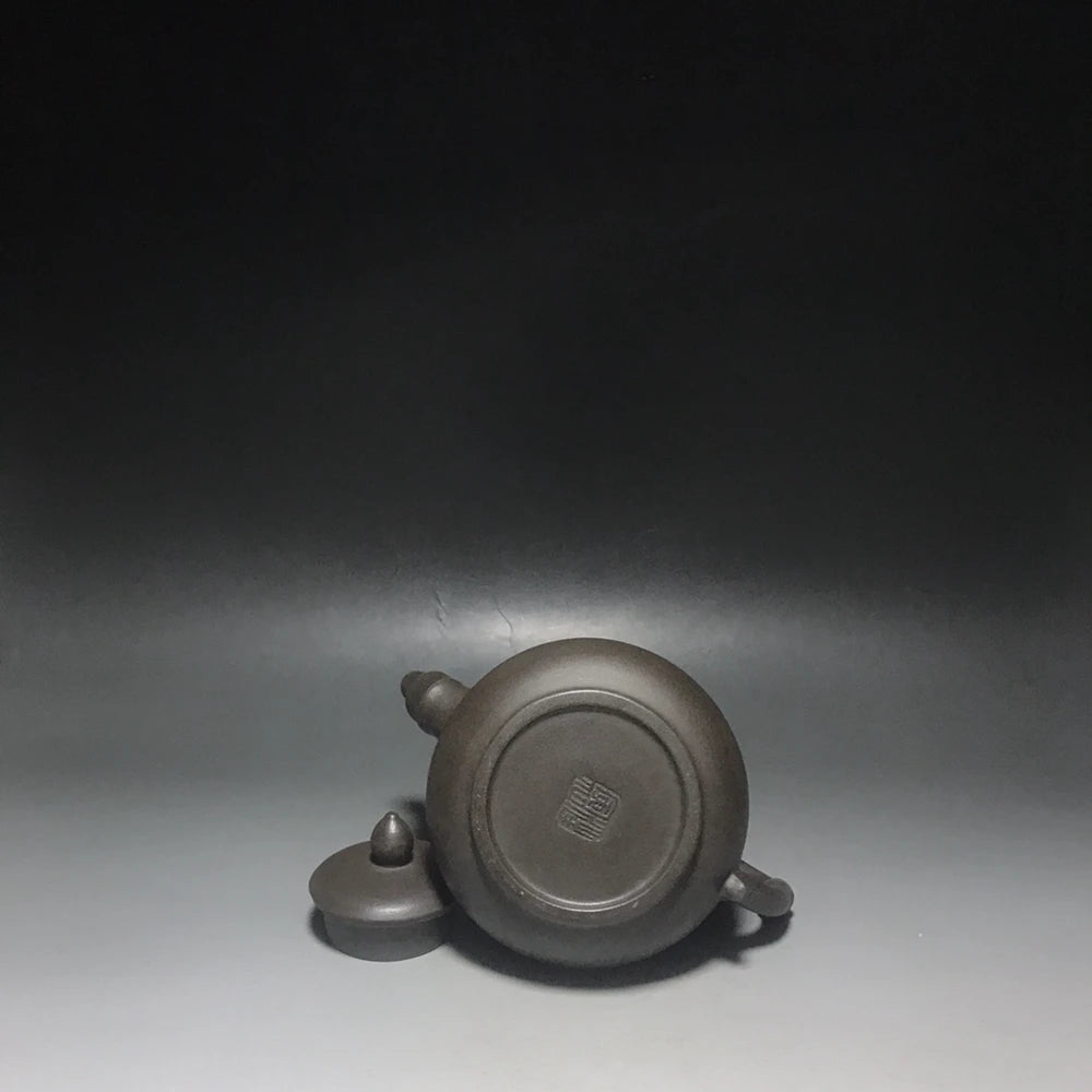 Chinese Yixing Zisha Clay Teapot Xiangyun Plum Blossom Pot Wang Yinxian 460ml