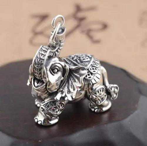 Collectable Chinese Tibetan Silver Carving Animal Elephant Exquisite Small Pendant Statues