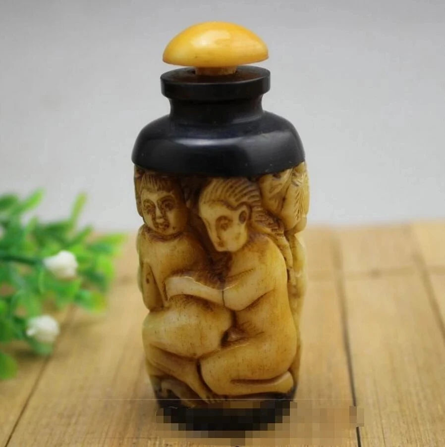 Copper Statue Antique collection antique snuff bottle round bone carving inlaid spring palace snuff bottle ornaments