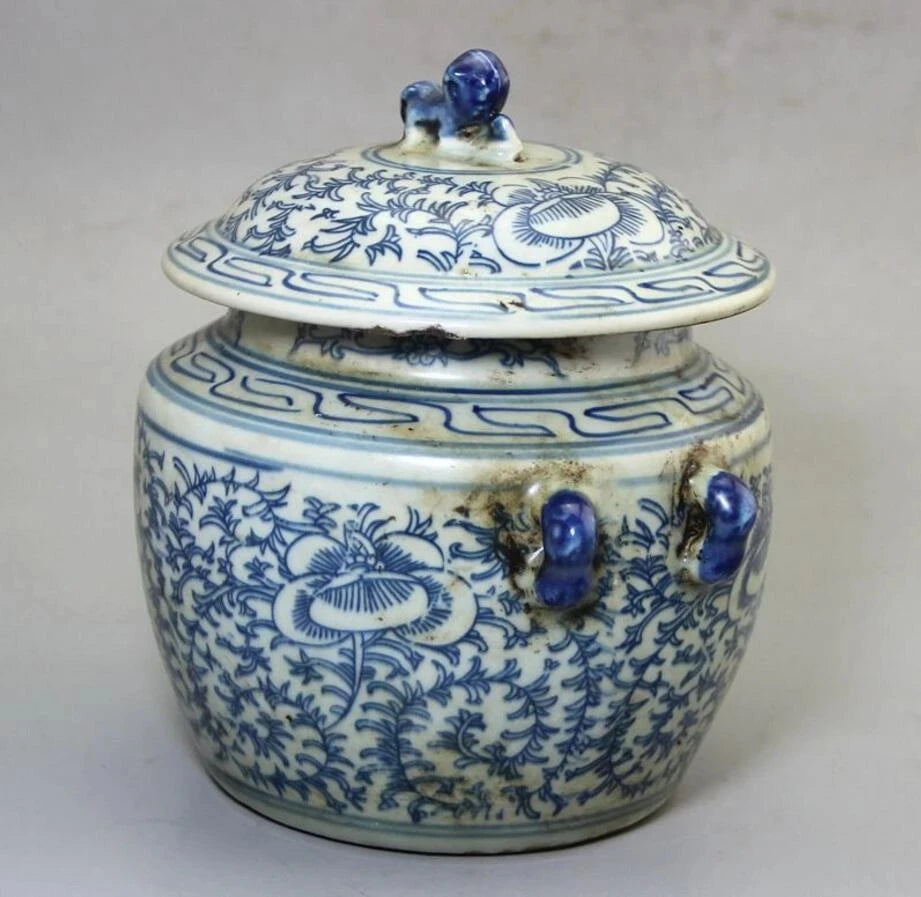 Copper Statue Hand painted blue and white pots, storage tanks and home furnishings