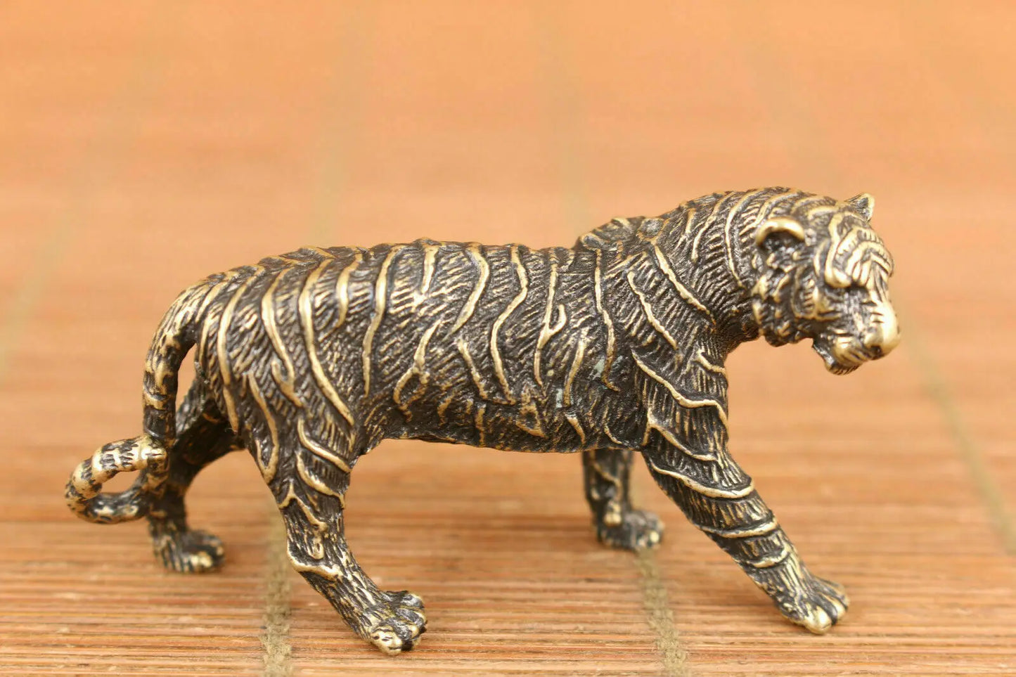 Exquisite Chinese Old Bronze Art Tiger Statue Figure Collectable Living Room Decoration Home Gift