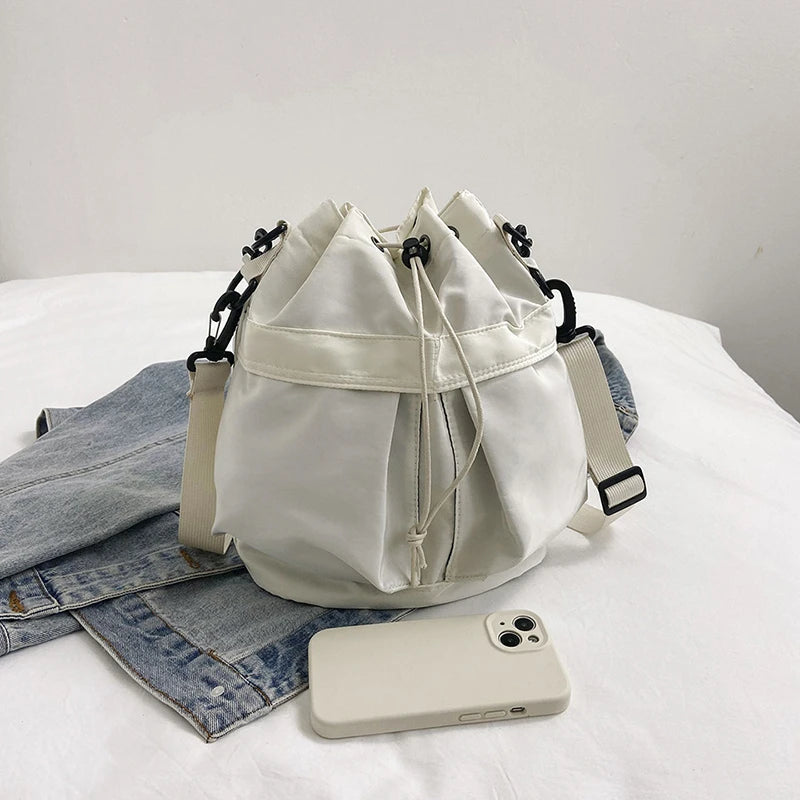 Fashion Women Handbags Waterproof Nylon Shoulder Bags Large Capacity Crossbody Bags for Women Portable Drawstring Bucket Bag Sac