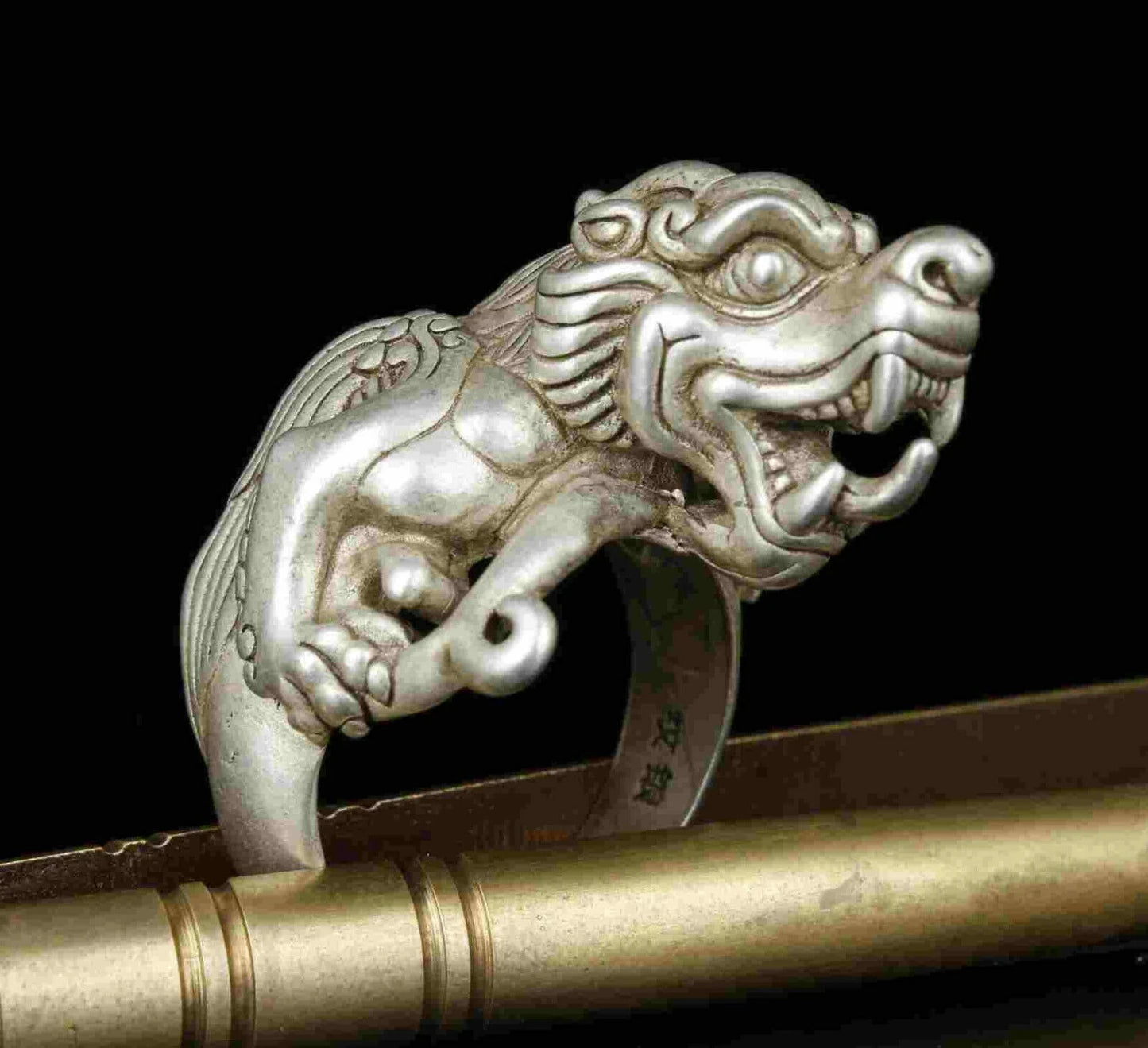 Collect Rarity China Hand-Carved Precious Tibetan Silver Ring PI Xiu Statue