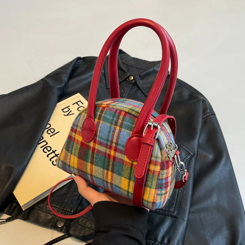 Handheld bag, women's contrasting color shell, fashionable commuting crossbody bag