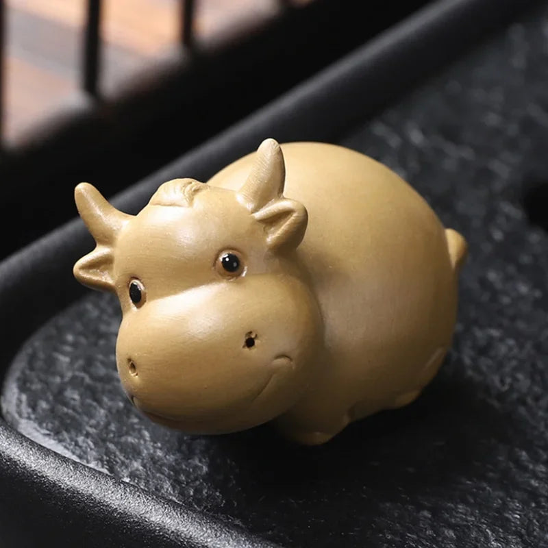 Handmade Purple Clay Cute Bull Tea Pet Spirit Figurines Tea Ceremony Utensils Tea Set Cow Room Decoration Accessories Zen Animal