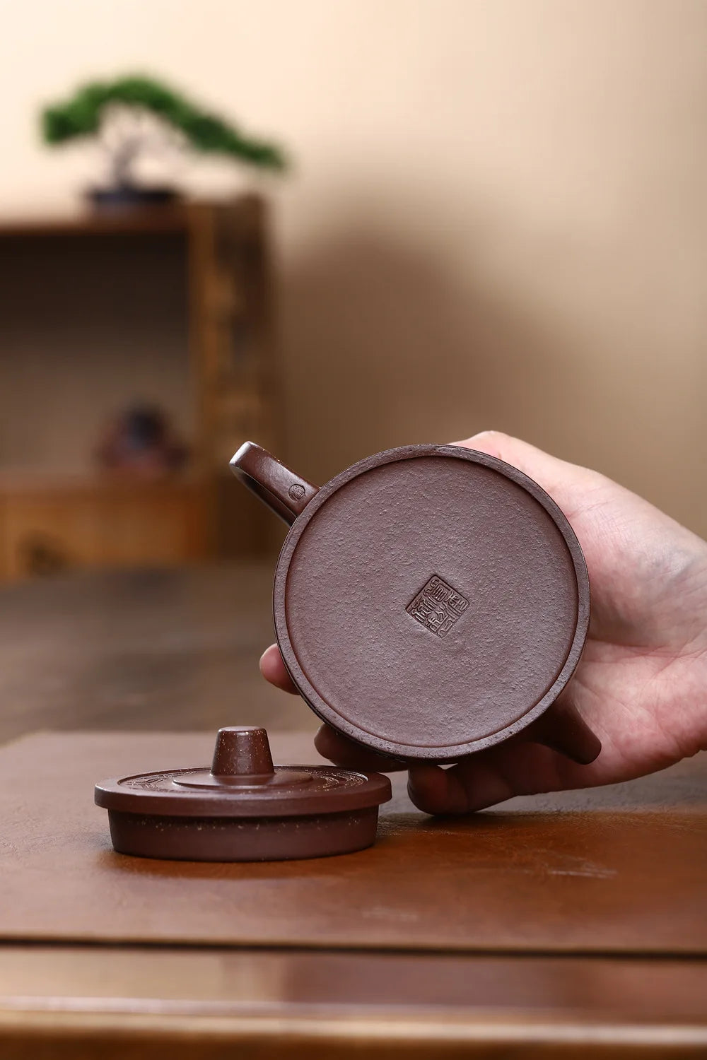 High-end Yixing Teapot 250ml Purple Clay Tea Kettle Famous Handmade 9 Hole Filter Xishi Tea Pot Raw Ore Kettle Zisha Tea Set