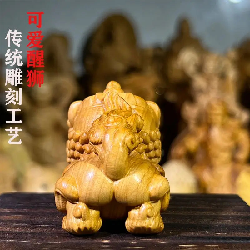 Lucky Beast Awakens Lion Cliff, Cypress Wood Carving, Meets Financial Demands, Gifts Gifts for Living Room, Desktop, Mascot