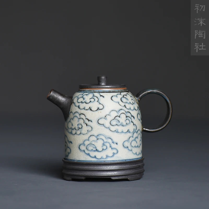 blue and white hand-painted ceramic glaze under the teapot coarse pottery teapot blue-and-white han priests pot by hand