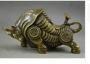 collecting OLD copper Elaborate Old crafts Brass Handwork Copper Whole Body Coin Wealth Lifelike Bullfight Auspicious Statue