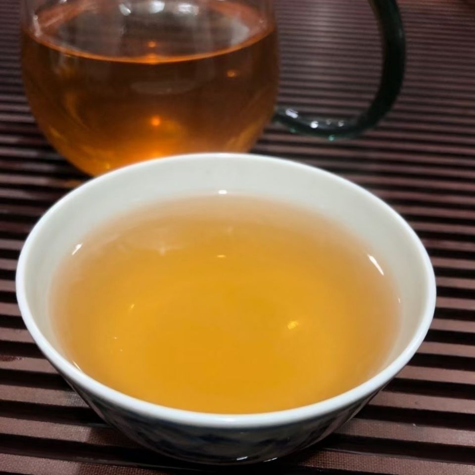 CHINATEA CNNP 7121 2007 Kunming Tea Factory Pu'er Tea Cake Raw Pu-erh Puer 357g