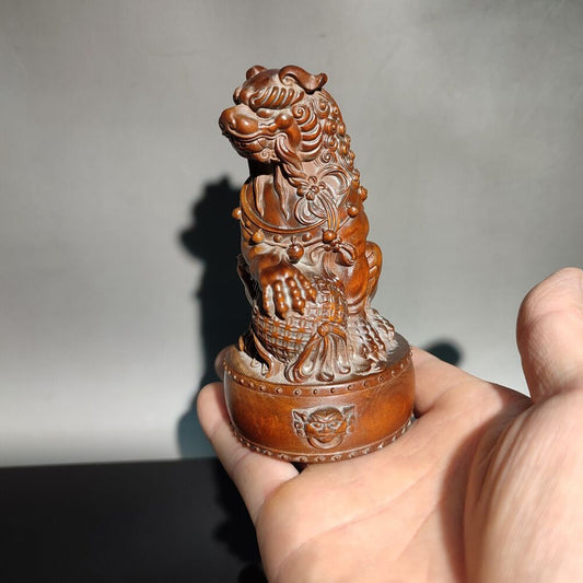 vintage wood carving decor wooden Boxwood lion statue car ornaments decoration