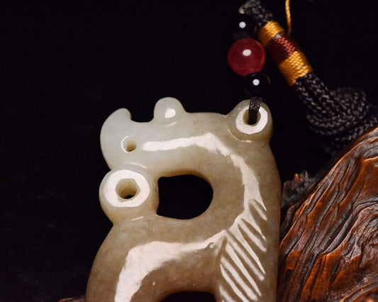 Chinese Natural Hetian Jade Carving Exquisite Statue Pendant Jewelry Collection