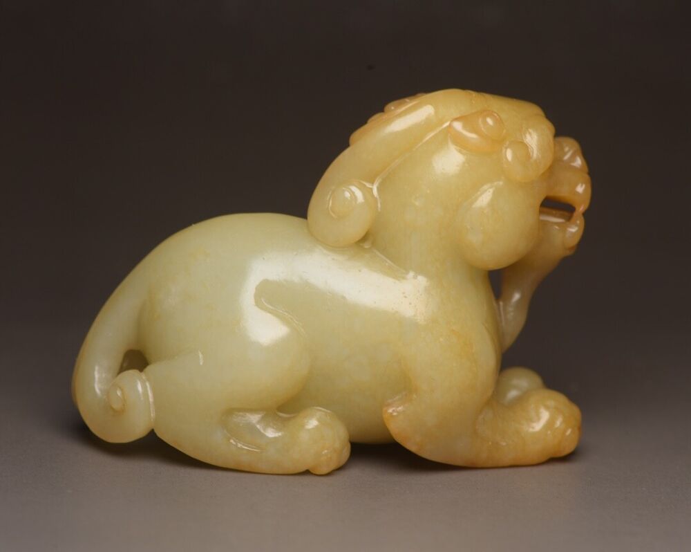 Chinese Old Natural Hetian Jade Hand Carved Beast Statue Nice Figurines Rare Art