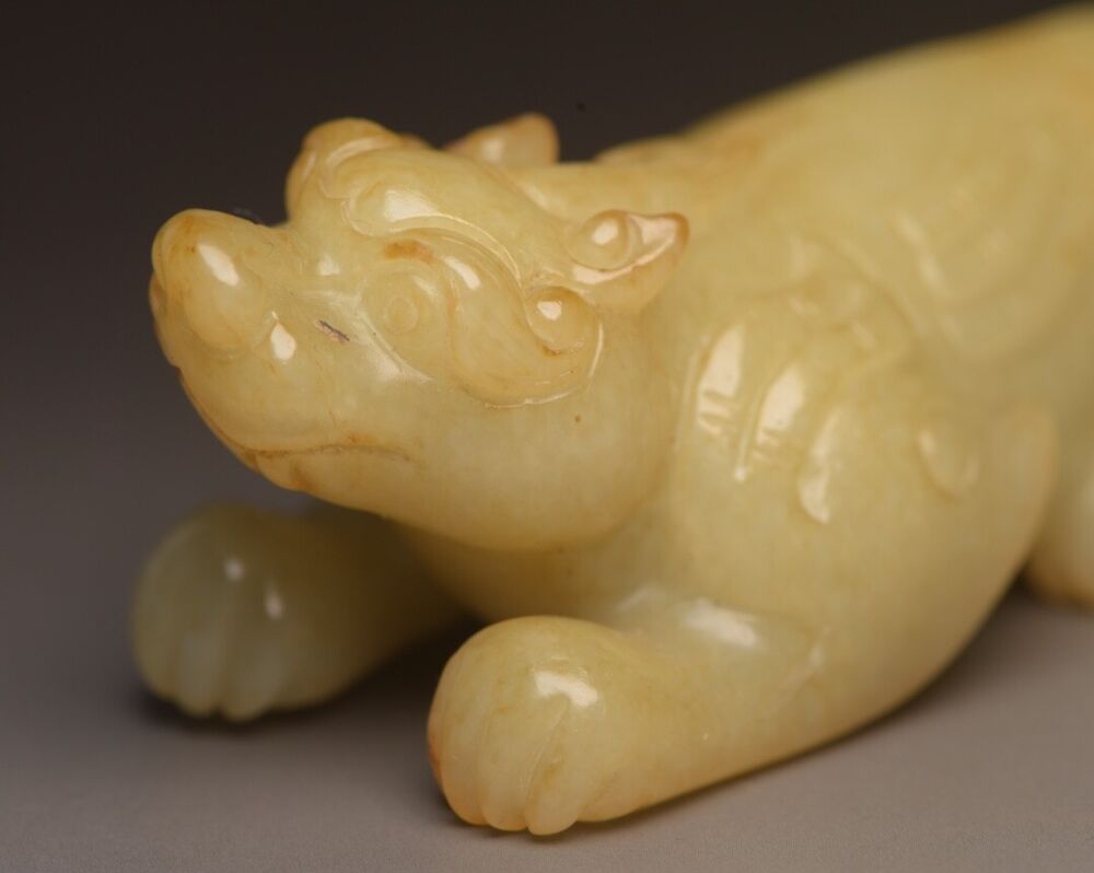 Chinese Natural Hetian Jade Carving Beast Statue Nice Figurines Collection Rare