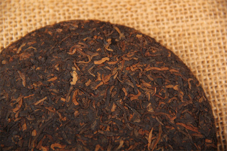 100g Yunnan Ecology Green Shoots Golden Bud Pu-Erh Tea Cake Health benefit tasty