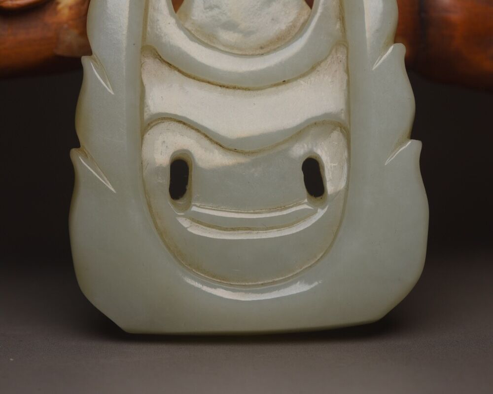 Chinese Antique Hetian Jade Carved Kwan Yin Statue Good Luck Pendant Jewelry Art