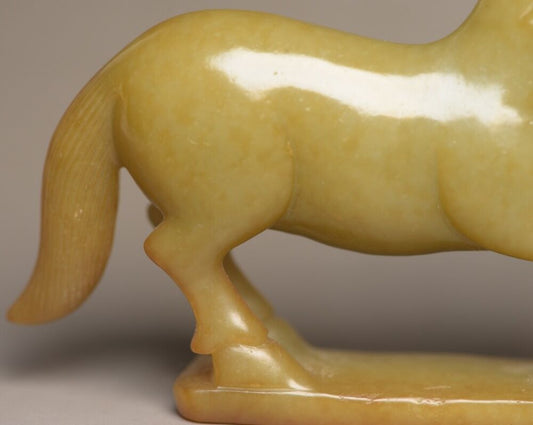 Top Chinese Natural Hetian Jade Carved Exquisite Horse Statue Collection Artwork