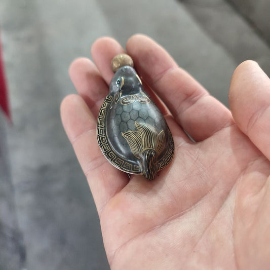 Chinese Porcelain Snuff Bottle Ceramics Lovely Turtle Statue Figurine Painting