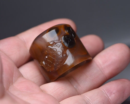 Antique Chinese Natural Agate Carved Unique Statue Thumb Ring Jewelry Collection