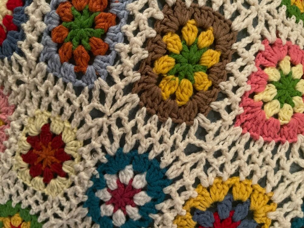 Handmade Crocheted Afghan Blankets Cushion Felt Granny Square Acrylic 150x150cm