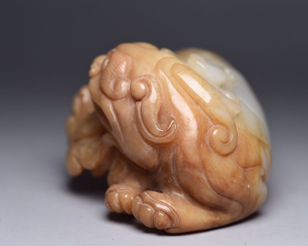 Chinese Old Natural Jade Hand Carved Hetian Jade Beast Figurine Statue Decor Art