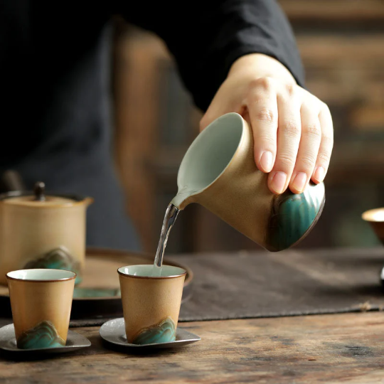 Handpainted Mountain Ceramic Tea Pitchers Chahai Gongdaobei