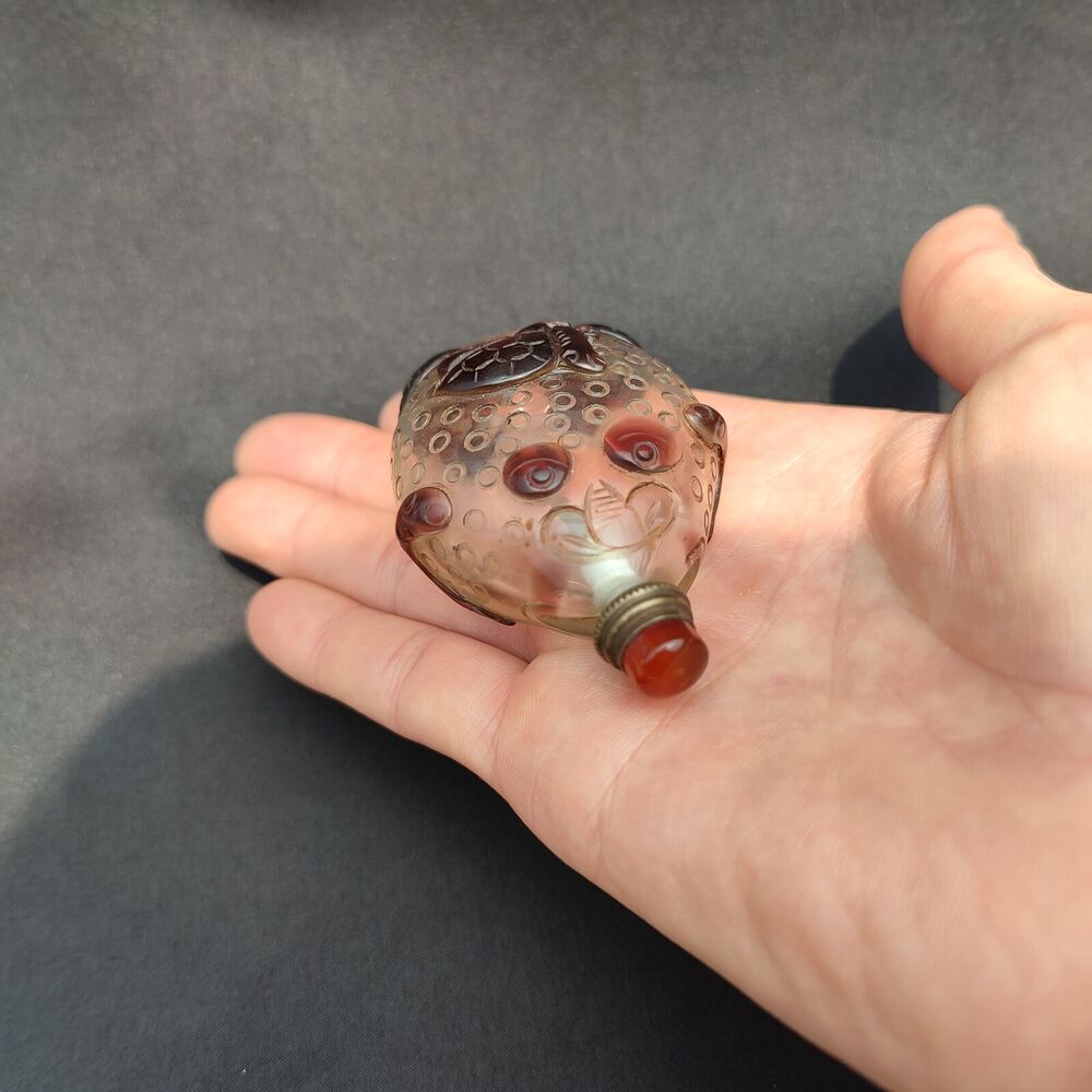 A pair beauty glazed Old peking snuff bottle glass carved Toad rare green pink