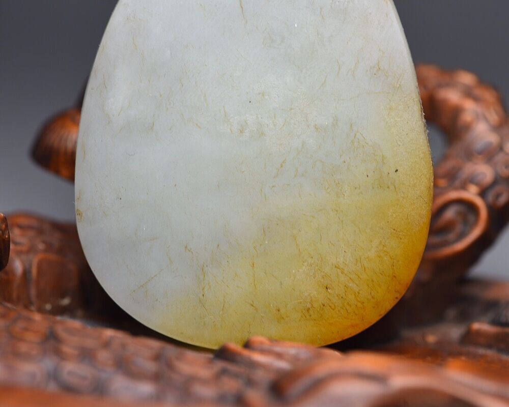 Chinese Old Natural Hetian Jade Carved Fish Statue Exquisite Pendant Jewelry Art
