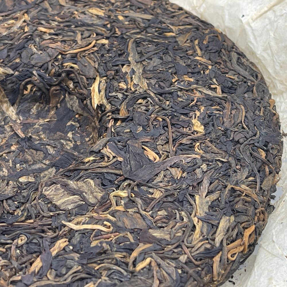 Pu-erh tea,2006,國艷Xishuangbanna,易武野生青餅Yi Wu wild green cake ,400g,Raw