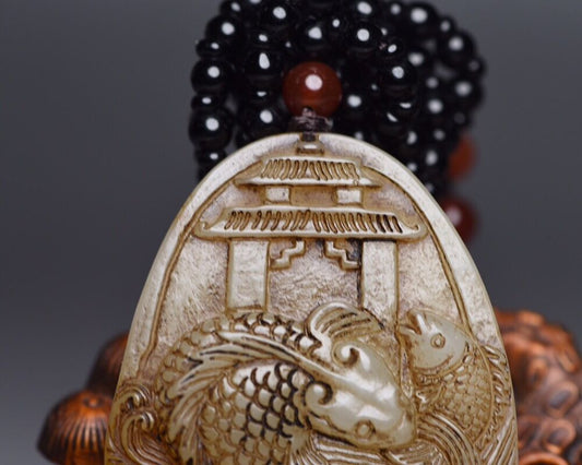 Chinese Old Natural Hetian Jade Carved Fish Statue Exquisite Pendant Jewelry Art
