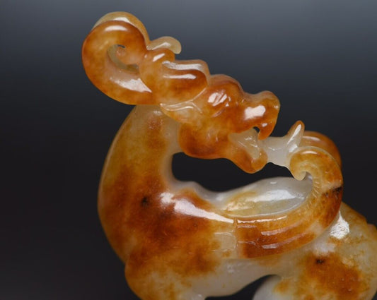 Top Chinese Antique Natural Hetian Jade Carving Exquisite Beast Statue Figurine