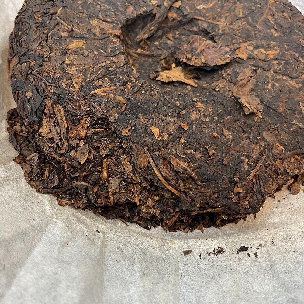 Pu 'er tea, 2006, the ancient folk law Yiwu Zhengshan, 357g*2, was born.