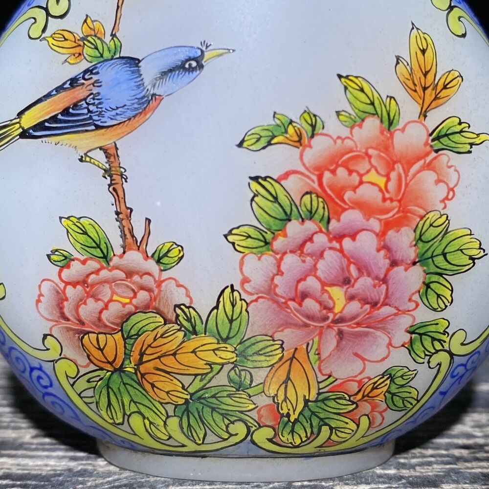 chinese glass snuff bottle Statue Painted flower bird rare colored glaze art