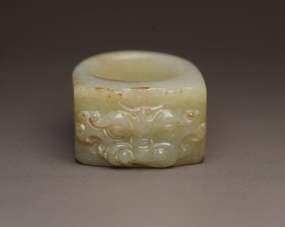 Chinese Natural Hetian Jade Carved Exquisite Thumb Ring Collection Jewelry Art