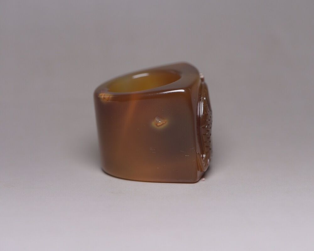 Chinese Natural Agate Hand Carved Fish Statue Exquisite Thumb Ring Jewelry Rare