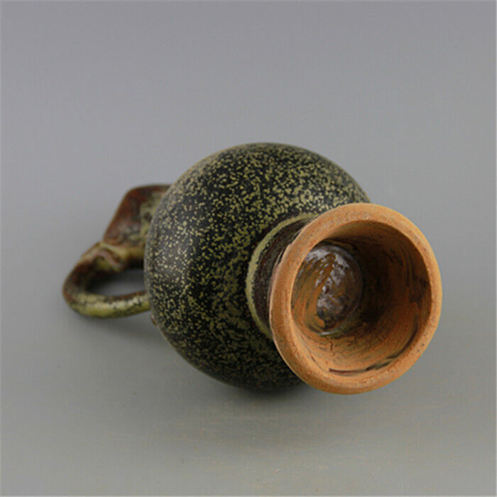 Tea Powder Glazed Double System Longbing Pot of Song and Yue Kilns in China