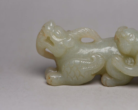 Chinese Antique Hetian Jade Carved Exquisite Beast Statue Lucky Gift Pendant Art